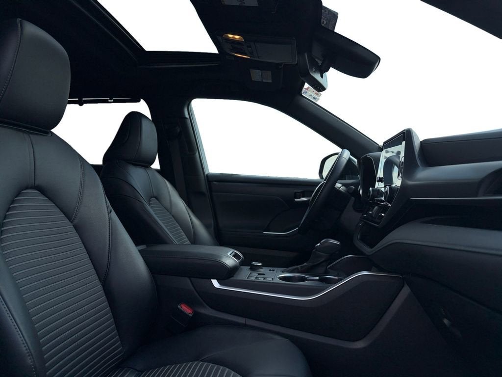 2025 Toyota Highlander LE