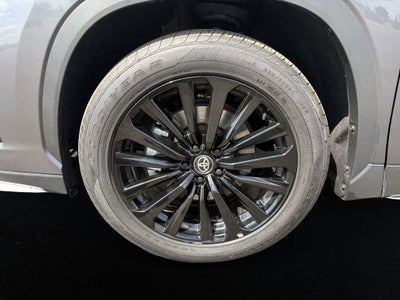 2025 Toyota Highlander LE