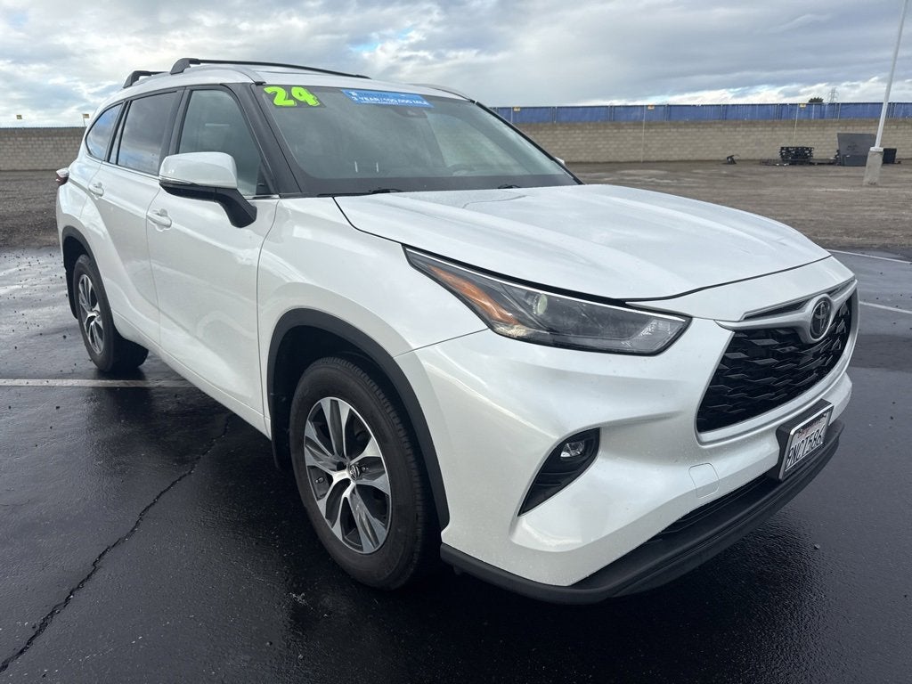 2024 Toyota Highlander LE