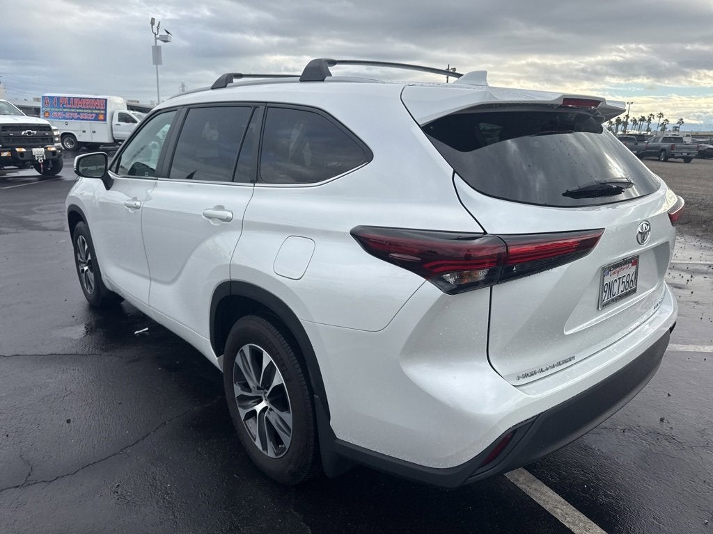 2024 Toyota Highlander LE