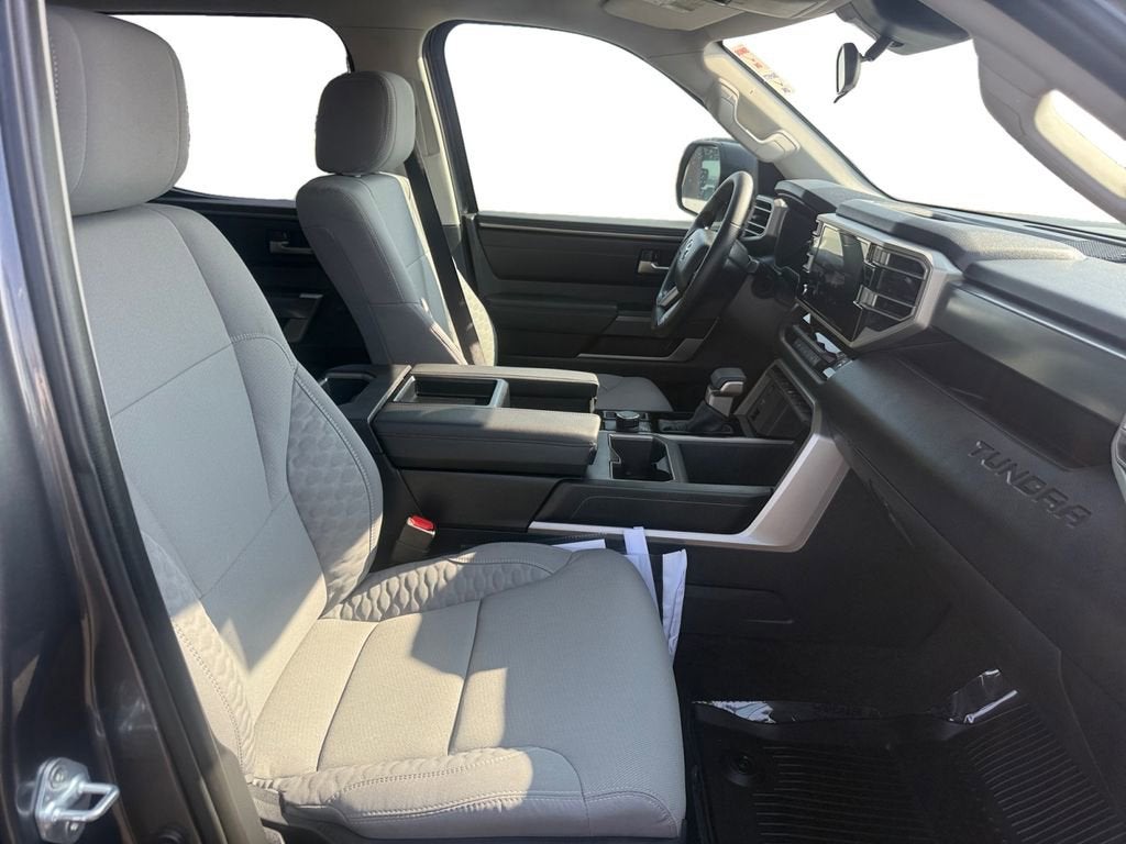 2024 Toyota Tundra 4WD SR5