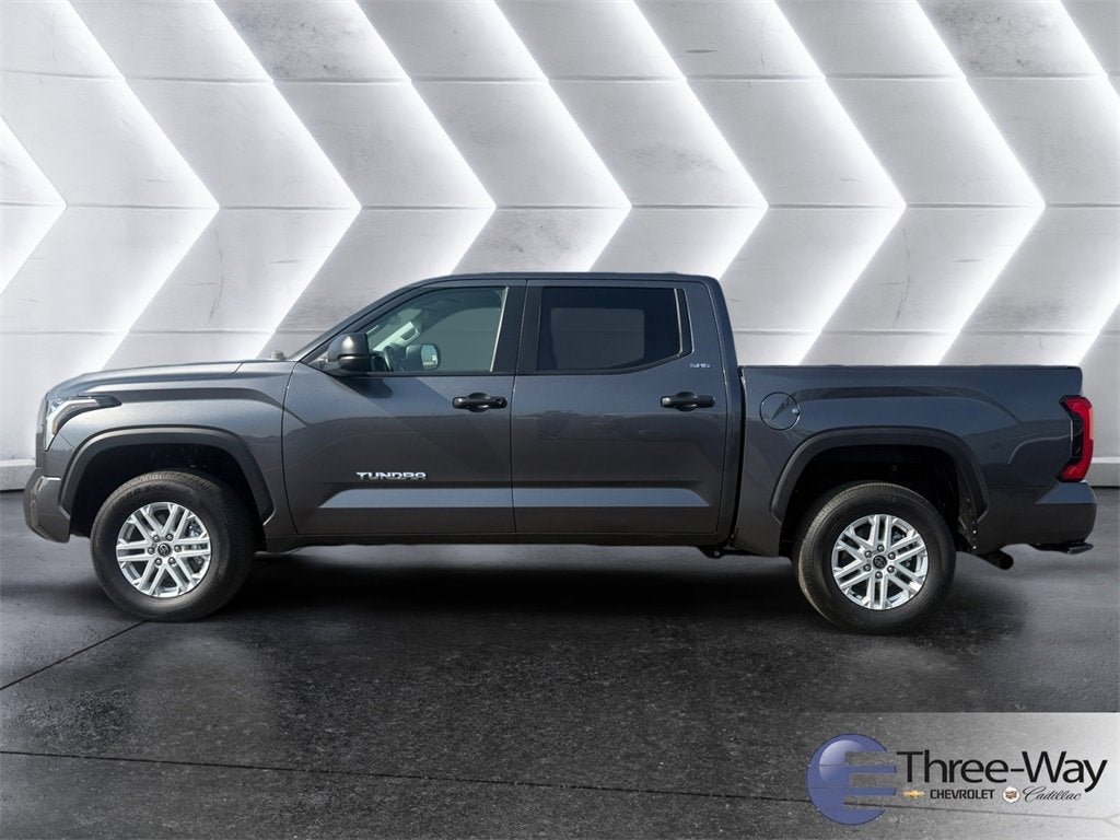 2024 Toyota Tundra 4WD SR5