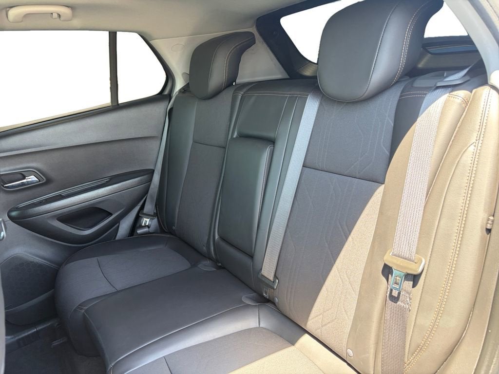 2022 Chevrolet Trax LT - Photo 16