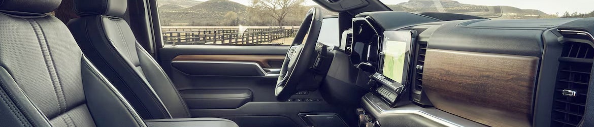 The steering column in the 2025 Chevrolet Silverado 1500 in Bakersfield, CA